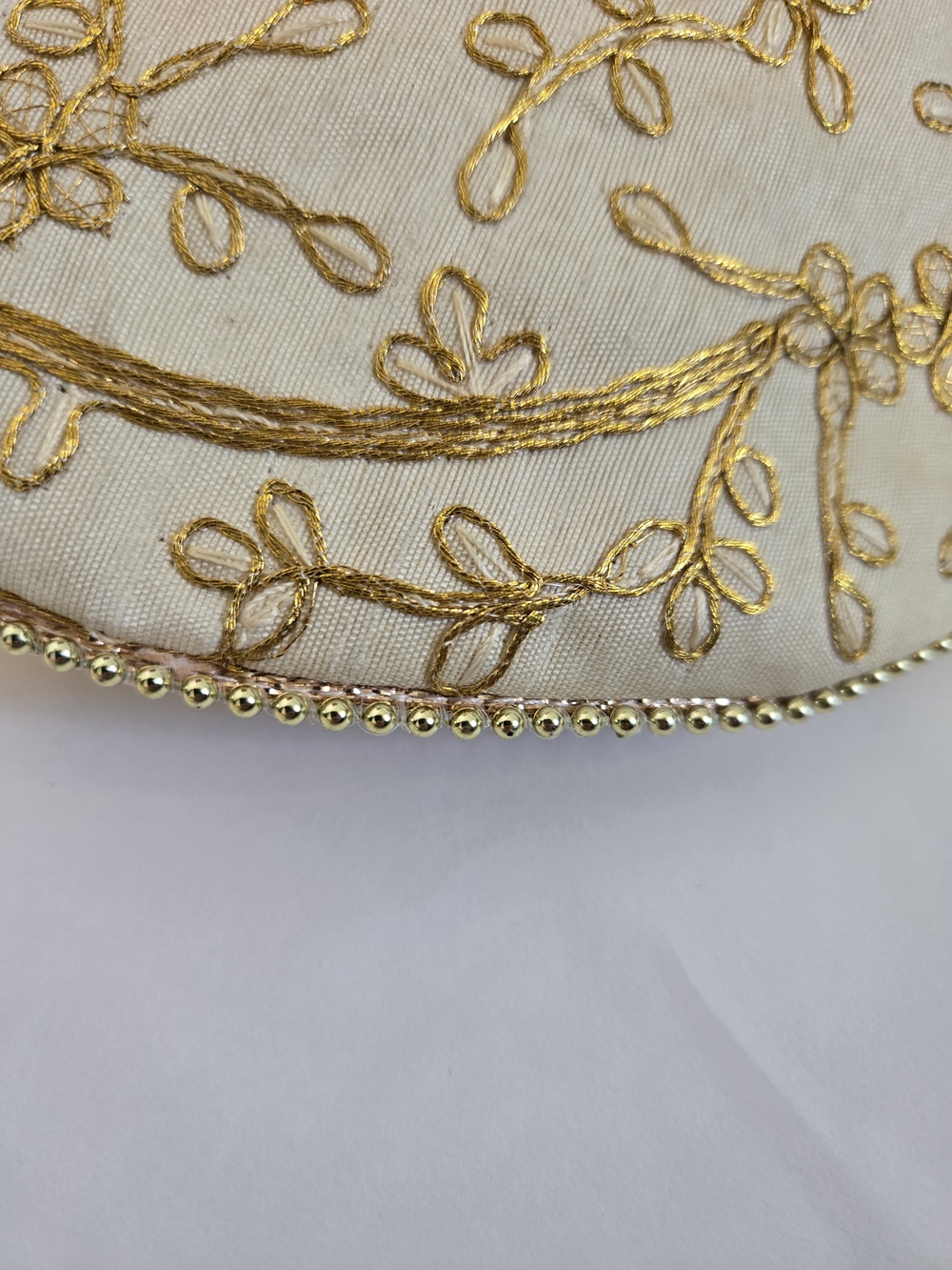 Beautifully Embroidered Delicate Ivory & Gold Evening Bag with Pearl Handle - Picture 5 of 7